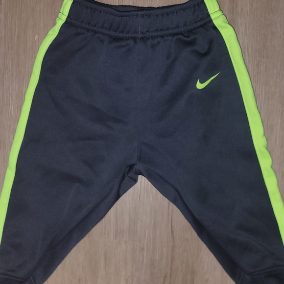 Nike track suit - Picture 2 of 10